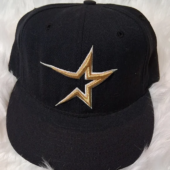 Black and Gold Star Embroidered Cap - Picture 1 of 1